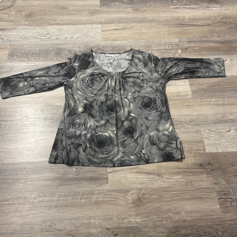 Susan Graver top